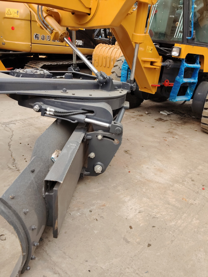XCMG GR2153 - Grader: picture 5 XCMG GR2153 - Grader: picture 5