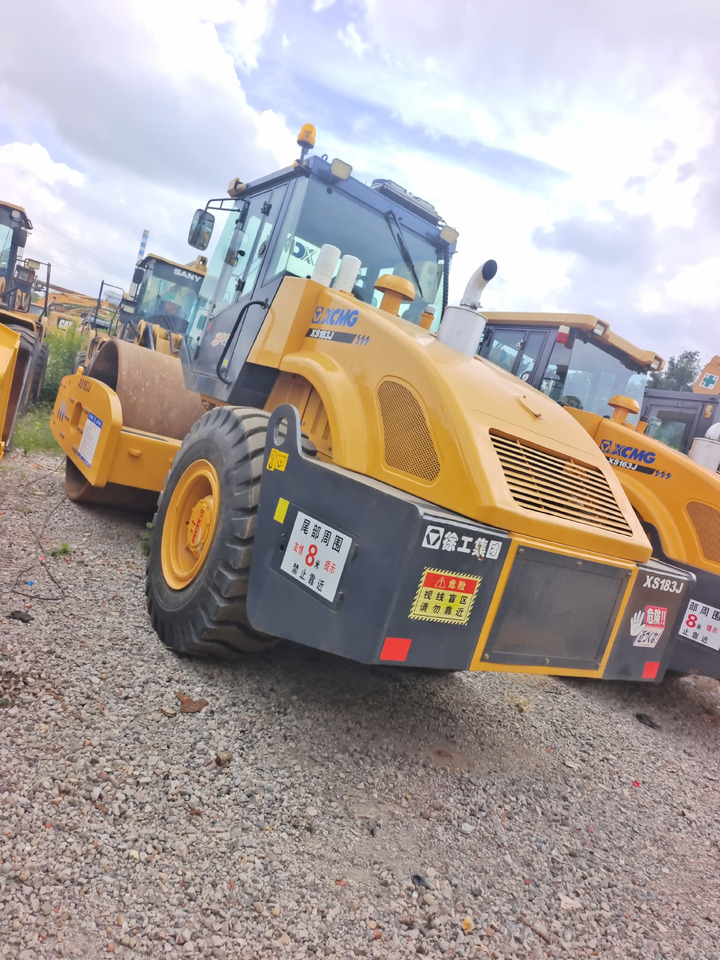 XCMG XS 183J - Road roller: picture 2 XCMG XS 183J - Road roller: picture 2