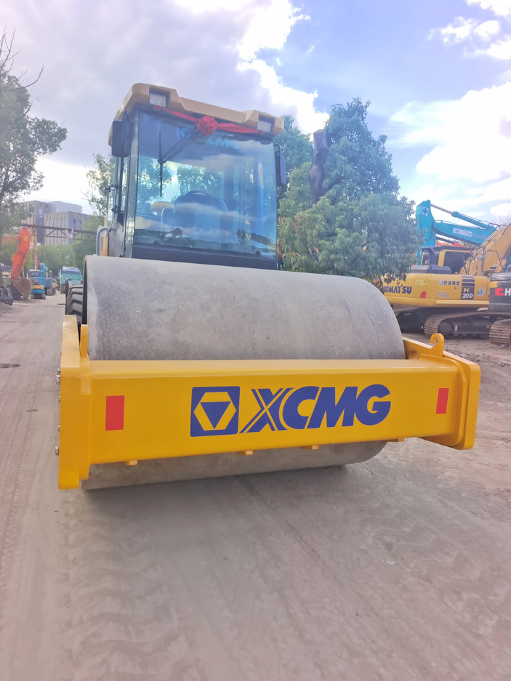 XCMG XS 223J - Road roller: picture 2 XCMG XS 223J - Road roller: picture 2