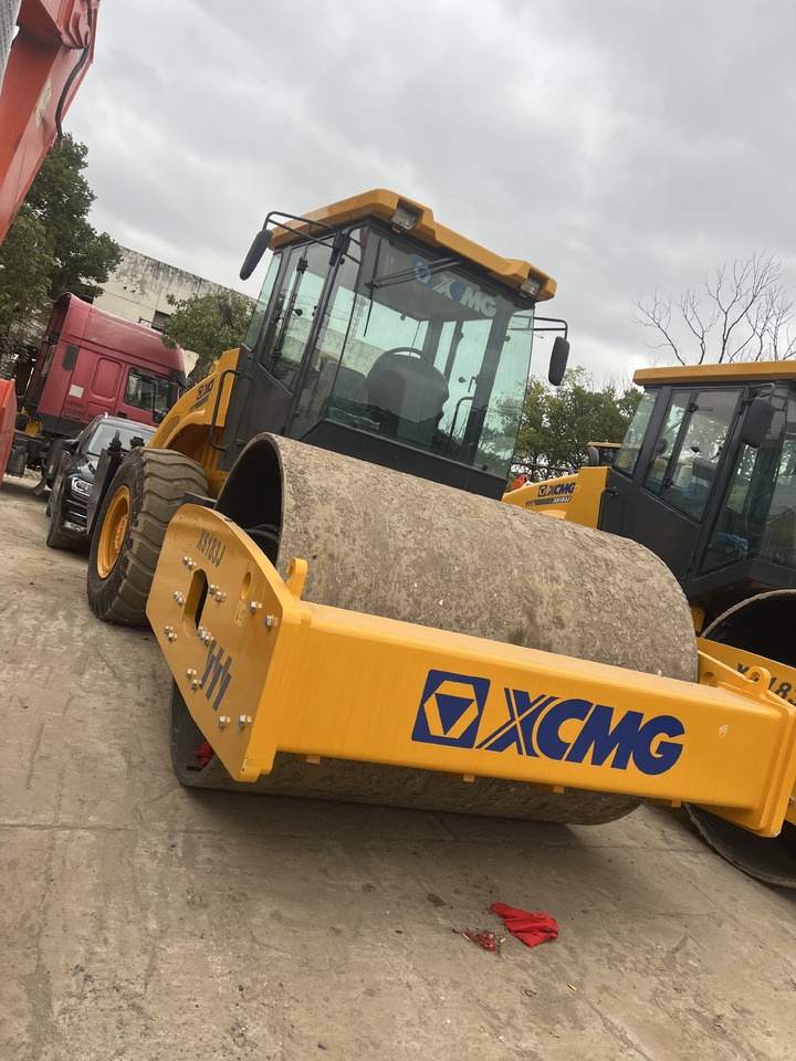 XCMG XS183J - Road roller: picture 2 XCMG XS183J - Road roller: picture 2
