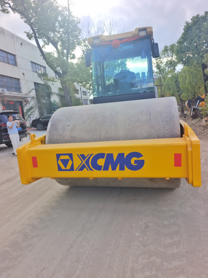 XCMG XS223J - Road roller: picture 4 XCMG XS223J - Road roller: picture 4