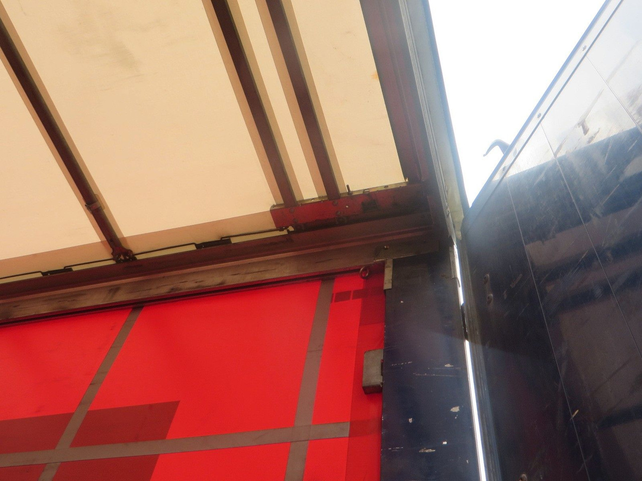Curtainsider semi-trailer Schmitz Cargobull varios TILT SEMITRAILER -Renault image: picture 16