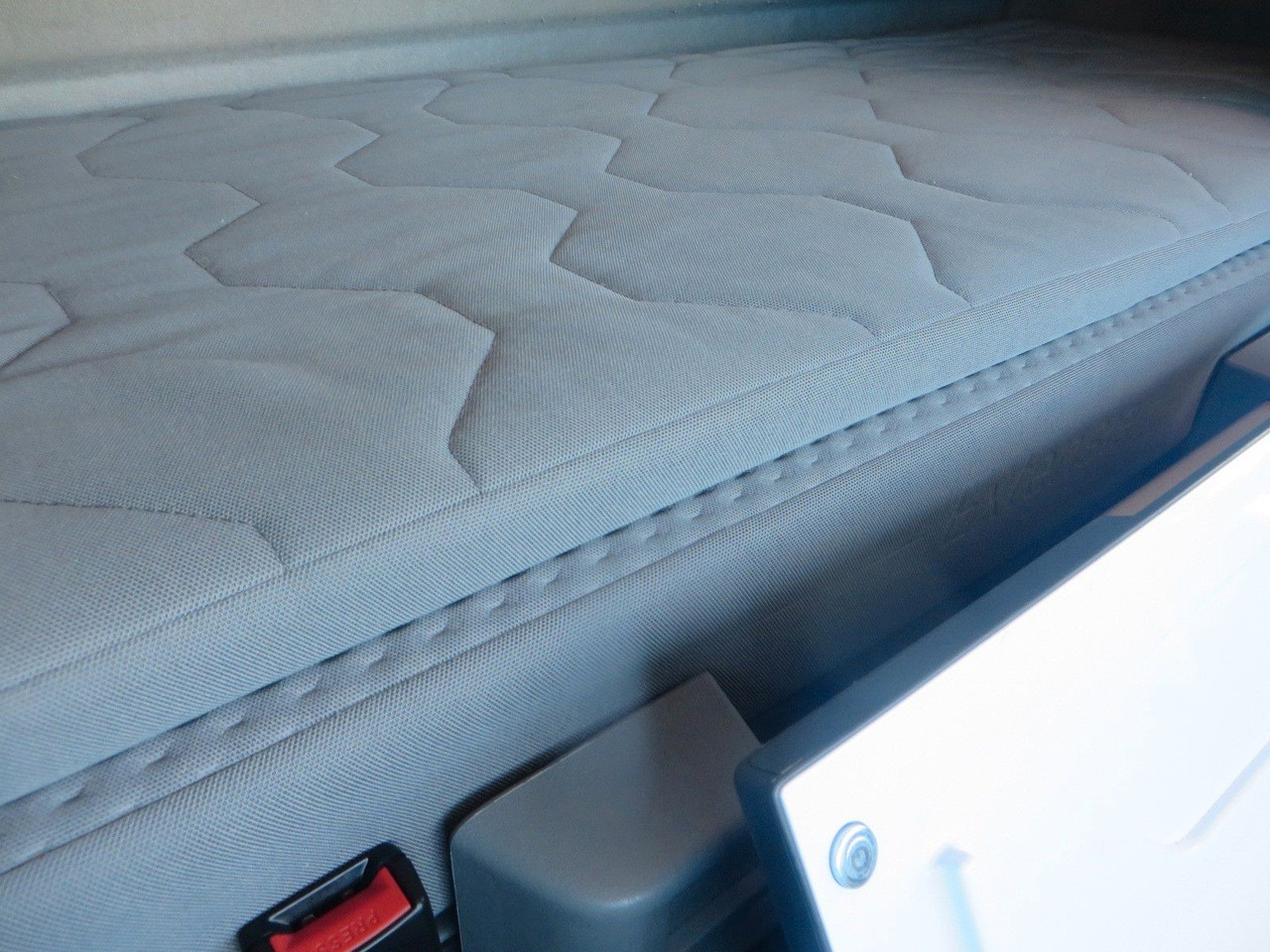 Tractor unit Renault T480 SC 4x2Tractor SELECTION: picture 19