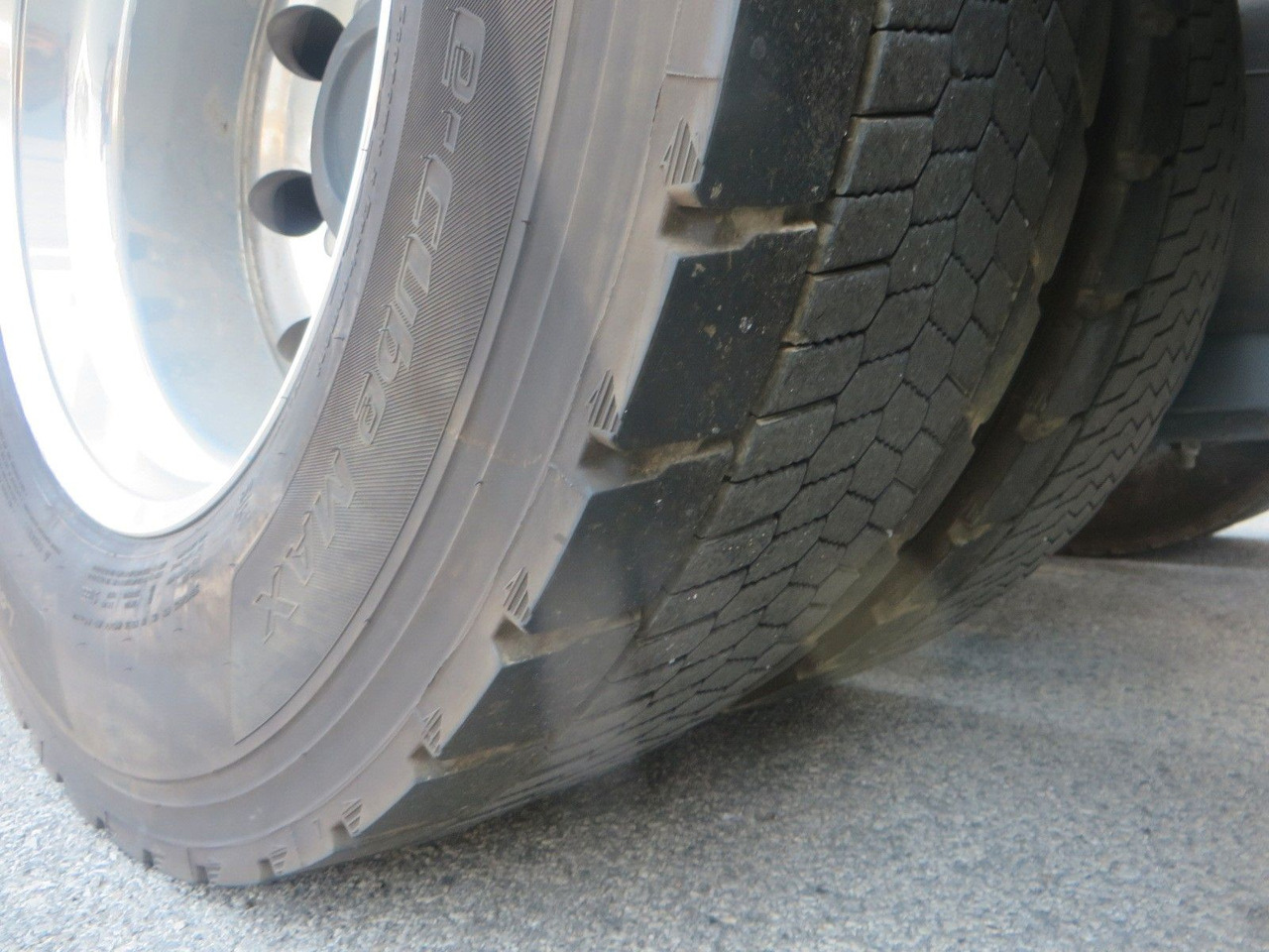 Tractor unit Renault T480 SC 4x2Tractor SELECTION: picture 8