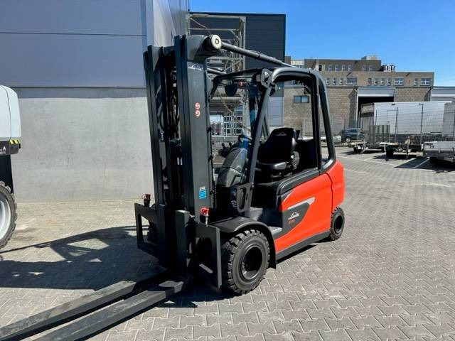 Linde E35L - Electric forklift: picture 1 Linde E35L - Electric forklift: picture 1