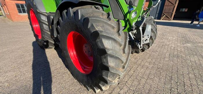 Trelleborg TM900 High Power - Wheel and tire package for Agricultural machinery: picture 3 Trelleborg TM900 High Power - Wheel and tire package for Agricultural machinery: picture 3