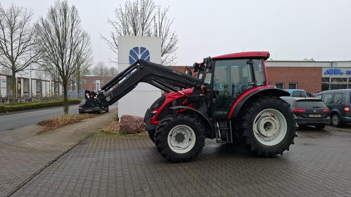 Valtra A95 - Farm tractor: picture 4 Valtra A95 - Farm tractor: picture 4