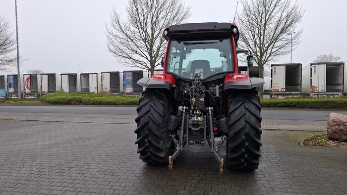 Valtra A95 - Farm tractor: picture 3 Valtra A95 - Farm tractor: picture 3