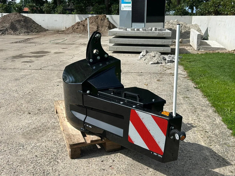 Fendt Frontbumper Frontblok Gewicht NIEUW - Farm tractor: picture 5 Fendt Frontbumper Frontblok Gewicht NIEUW - Farm tractor: picture 5