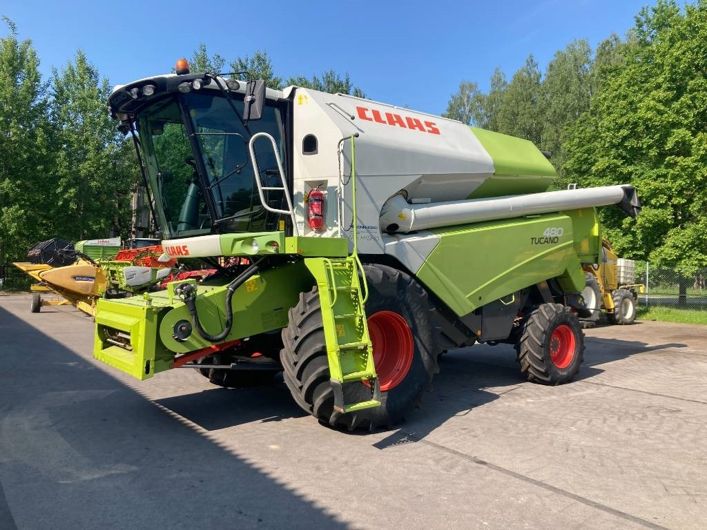 Claas Tucano 480 - Combine harvester: picture 1 Claas Tucano 480 - Combine harvester: picture 1