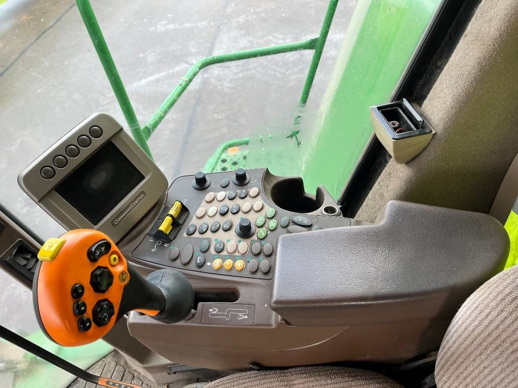Combine harvester John Deere W 650 i: picture 13