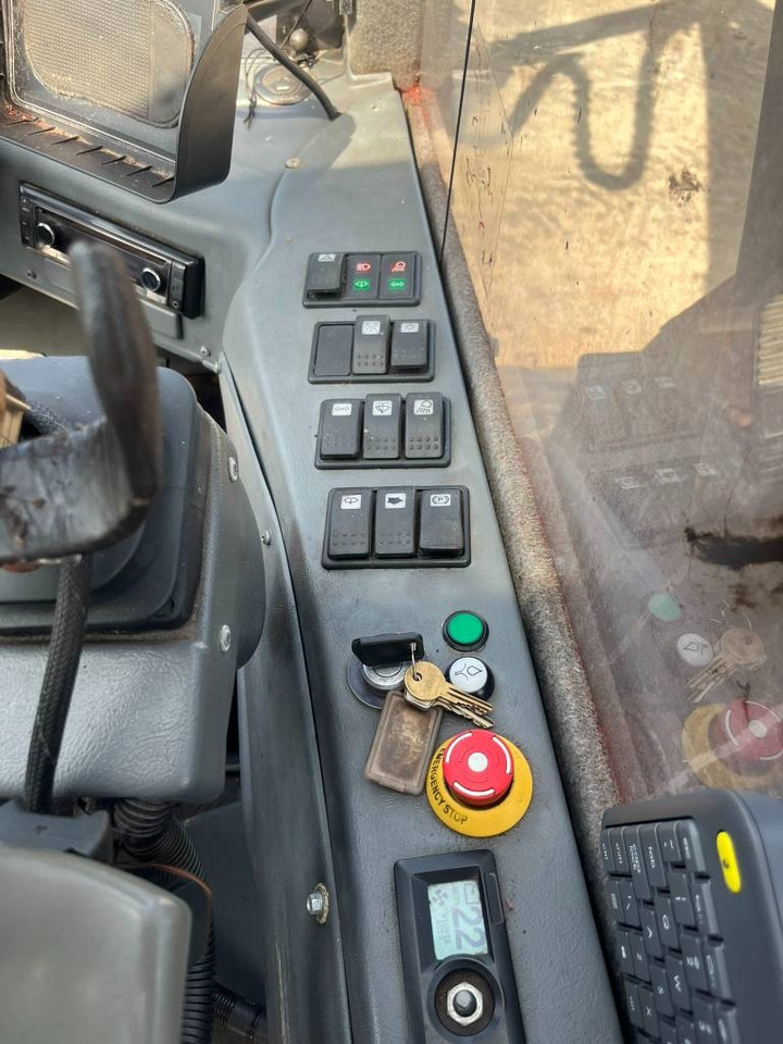 Forestry harvester Komatsu 931.1: picture 12