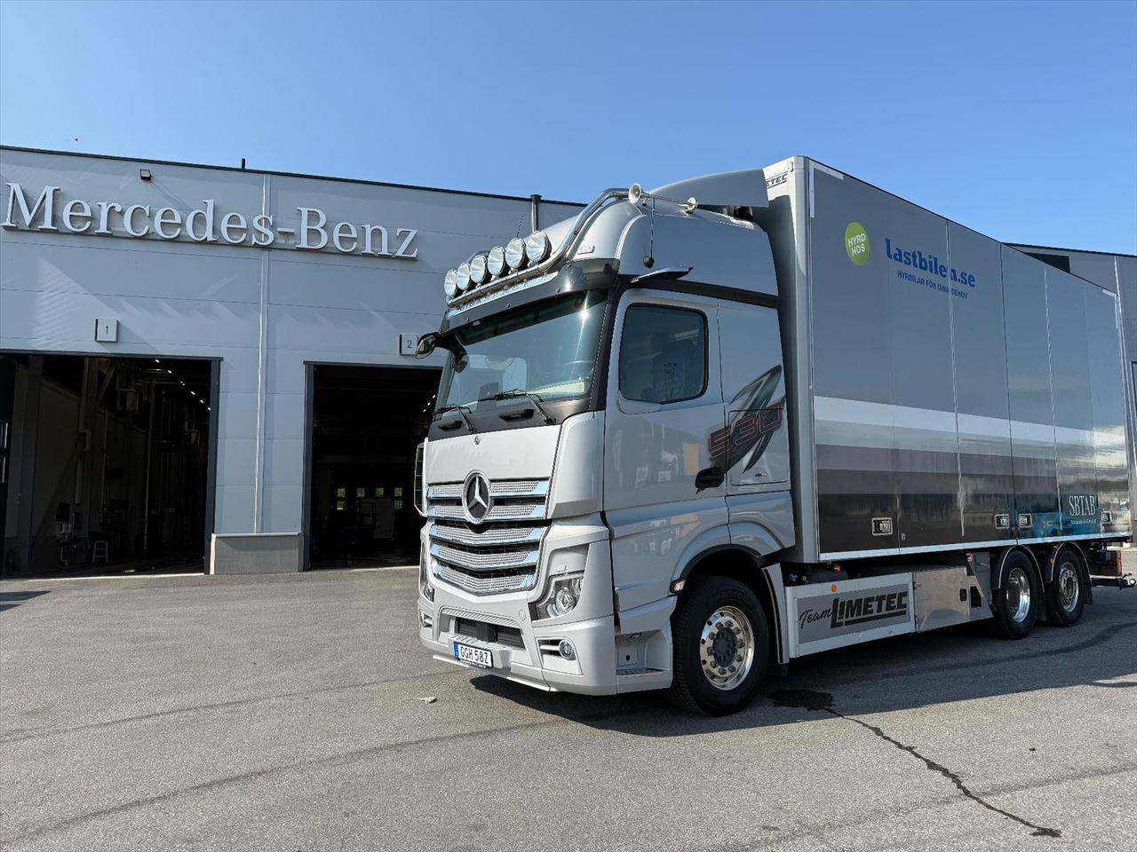 Fjärrbil Mercedes-Benz Actros 12.8 PowerShift 3 -2019 | StyleLine | Nybesiktigad! - Box truck: picture 1 Fjärrbil Mercedes-Benz Actros 12.8 PowerShift 3 -2019 | StyleLine | Nybesiktigad! - Box truck: picture 1