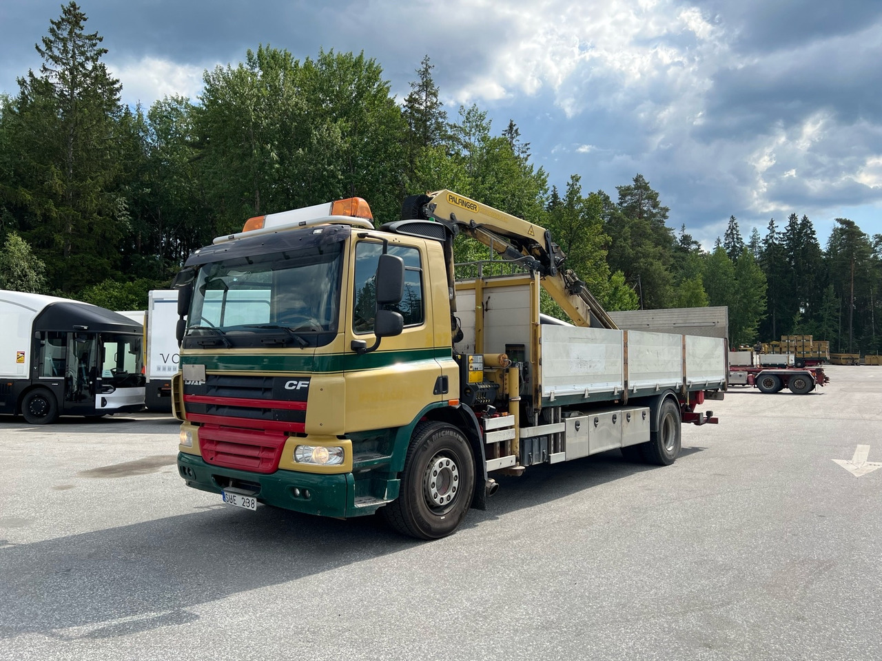 Kranbil DAF CF FA 75310U -2013 | Bakgavellyft | Palfinger | Nybesiktigad - Dropside/ Flatbed truck, Crane truck: picture 1 Kranbil DAF CF FA 75310U -2013 | Bakgavellyft | Palfinger | Nybesiktigad - Dropside/ Flatbed truck, Crane truck: picture 1