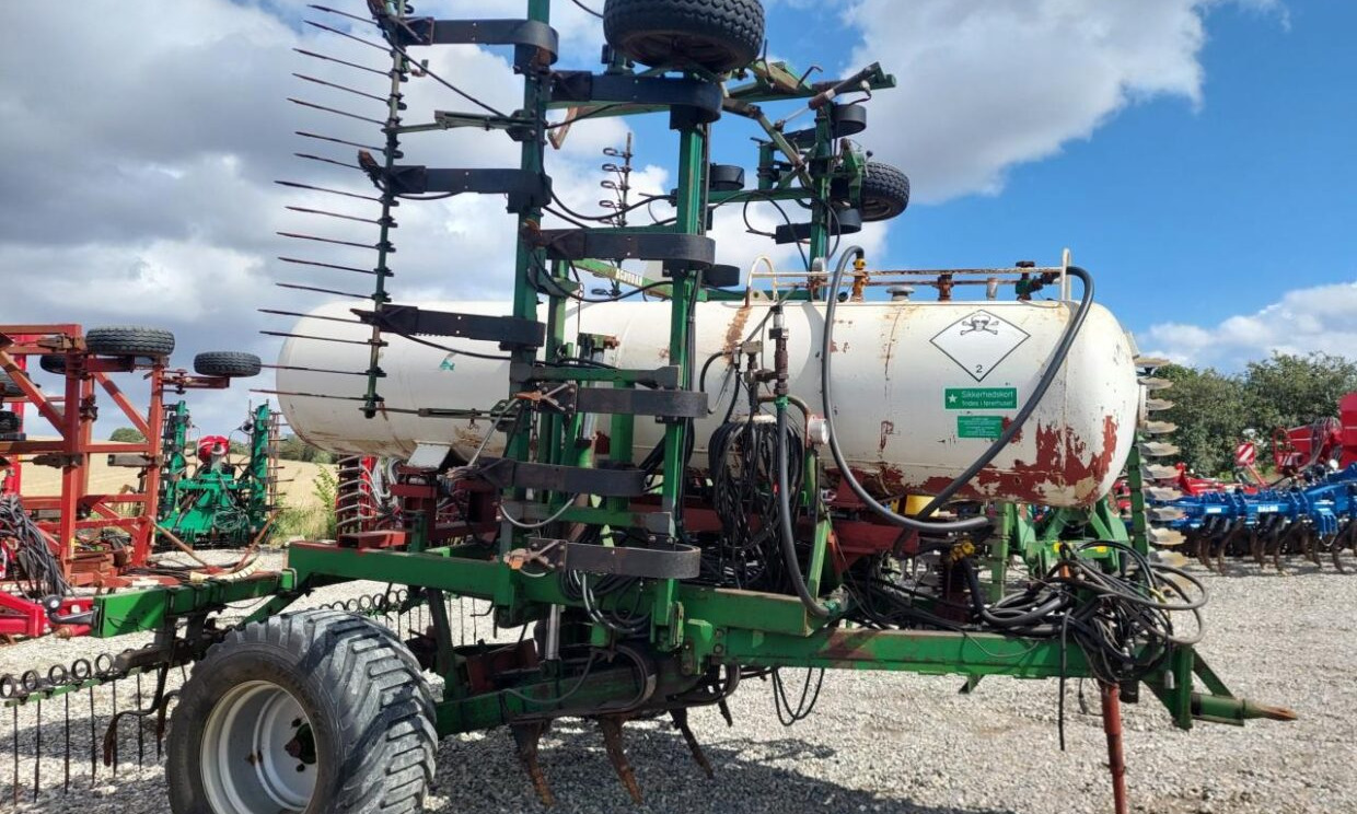 Fertilizing equipment Agrodan Nedfælder 25 tands m/tank: picture 8