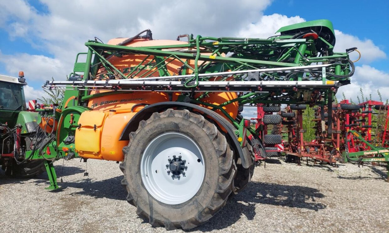 Amazone UX 6200 Super 28-30 M - Trailed sprayer: picture 4 Amazone UX 6200 Super 28-30 M - Trailed sprayer: picture 4