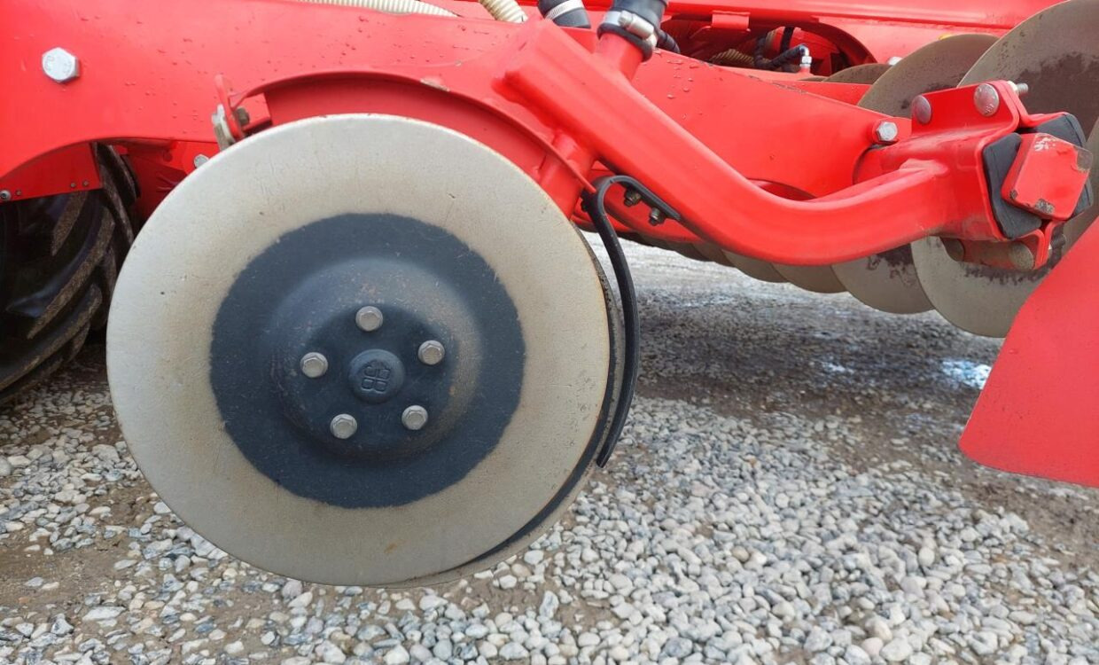Seed drill Pöttinger Terrasem R4 Fertilizer: picture 12