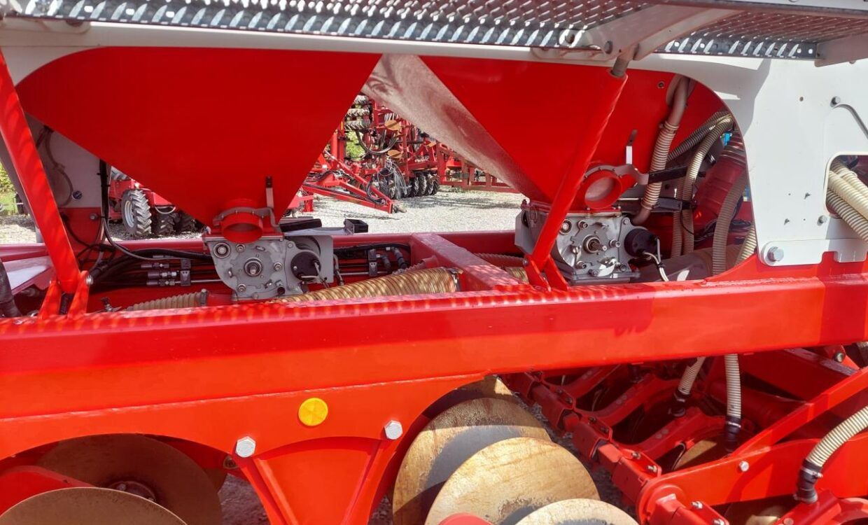 Seed drill Pöttinger Terrasem R4 Fertilizer: picture 8