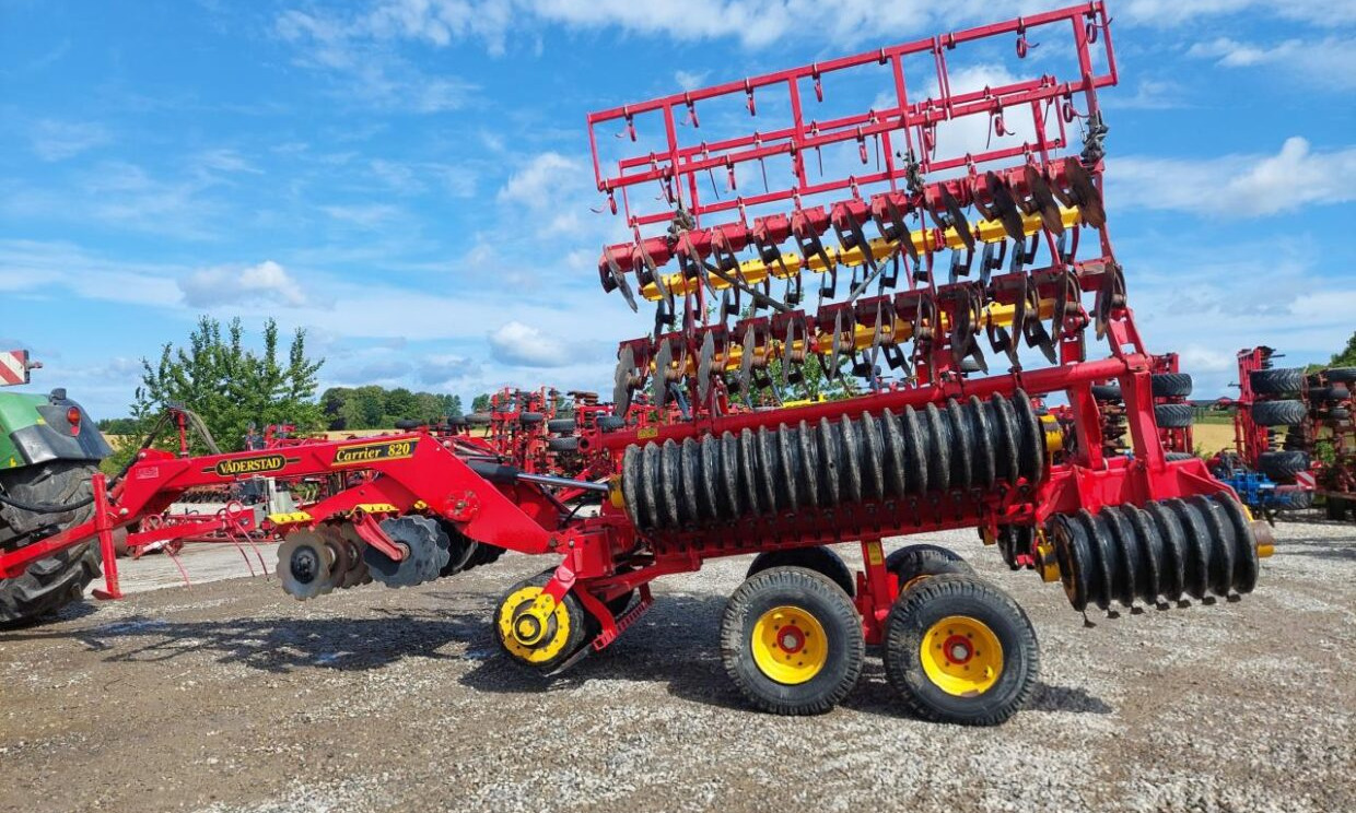Väderstad Carrier 820 tallerkenharve - Disc harrow: picture 1 Väderstad Carrier 820 tallerkenharve - Disc harrow: picture 1