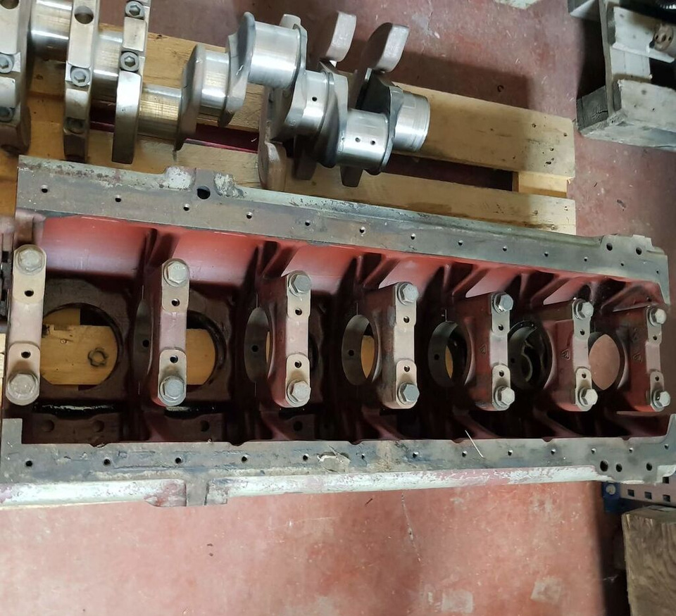 Deutz F6L 413 R 5 8865514 Deutz F6L 413 R - Cylinder block for Truck: picture 3 Deutz F6L 413 R 5 8865514 Deutz F6L 413 R - Cylinder block for Truck: picture 3