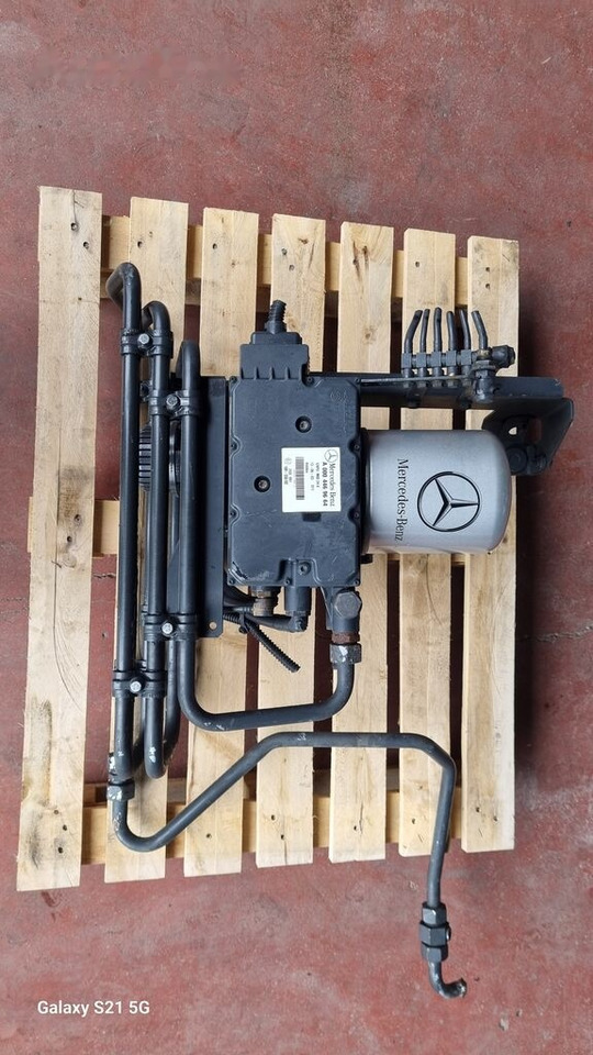 KNORR-BREMSE Knorr-Bremse AIR DRYER Mercedes-Benz ACTROS MP4 - Brake valve for Truck: picture 2 KNORR-BREMSE Knorr-Bremse AIR DRYER Mercedes-Benz ACTROS MP4 - Brake valve for Truck: picture 2