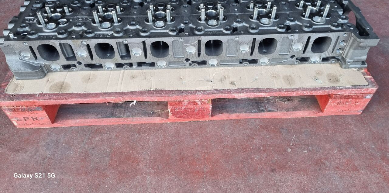 Mercedes-Benz  A4730101420  Mercedes-Benz ACTROS MP4 EURO 6 - Cylinder head for Truck: picture 5 Mercedes-Benz  A4730101420  Mercedes-Benz ACTROS MP4 EURO 6 - Cylinder head for Truck: picture 5