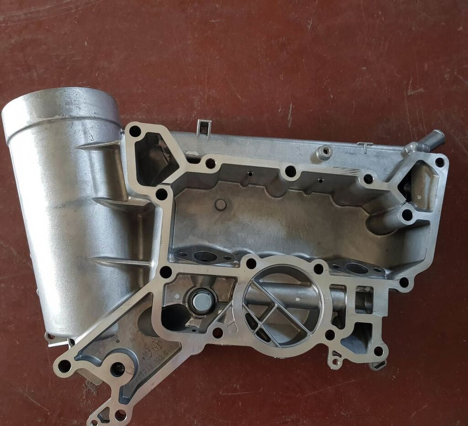 Mercedes-Benz A541 188 2704   Mercedes-Benz ACTROS - Oil cooler for Truck: picture 2 Mercedes-Benz A541 188 2704   Mercedes-Benz ACTROS - Oil cooler for Truck: picture 2