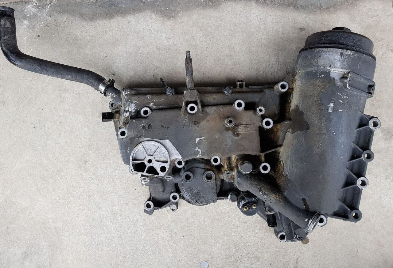 Mercedes-Benz A541 188 2704   Mercedes-Benz ACTROS - Oil cooler for Truck: picture 3 Mercedes-Benz A541 188 2704   Mercedes-Benz ACTROS - Oil cooler for Truck: picture 3