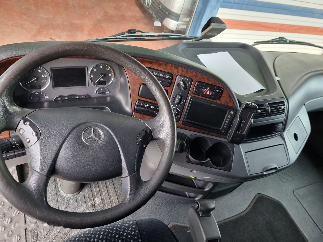 Mercedes-Benz ACTROS MP3 - Cab for Truck: picture 5 Mercedes-Benz ACTROS MP3 - Cab for Truck: picture 5