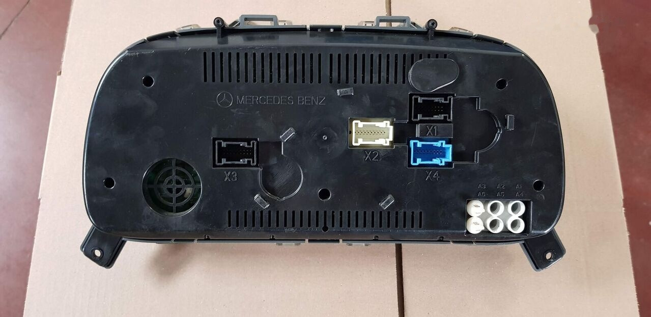 Dashboard for Truck Mercedes-Benz ATEGO: picture 7