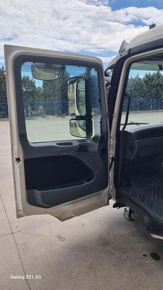 Mercedes-Benz CAB MERCEDES ACTROS MP 3 MEDIUM Mercedes-Benz ACTROS MP3 - Cab for Truck: picture 1 Mercedes-Benz CAB MERCEDES ACTROS MP 3 MEDIUM Mercedes-Benz ACTROS MP3 - Cab for Truck: picture 1