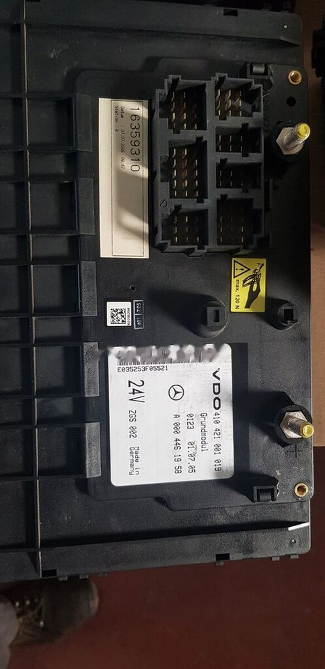 Mercedes-Benz GRUNDMODUL ACTROS MP4 A001 446 25 58   Mercedes-Benz ACTROS MP4 - ECU for Truck: picture 4 Mercedes-Benz GRUNDMODUL ACTROS MP4 A001 446 25 58   Mercedes-Benz ACTROS MP4 - ECU for Truck: picture 4