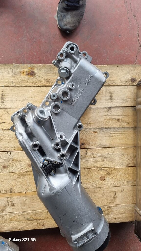 Mercedes-Benz OIL COOLER A 4571803110   Mercedes-Benz - Oil cooler for Truck: picture 2 Mercedes-Benz OIL COOLER A 4571803110   Mercedes-Benz - Oil cooler for Truck: picture 2