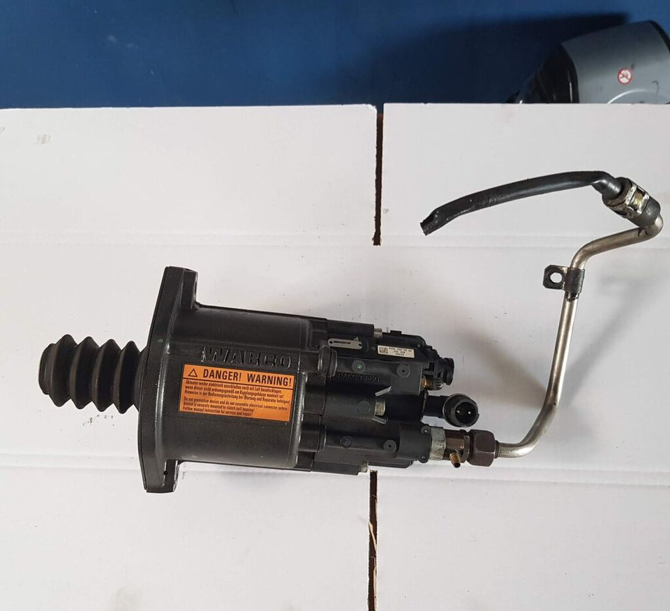 WABCO 9701500080 Mercedes-Benz ACTROS MB2 - Clutch cylinder for Truck: picture 2 WABCO 9701500080 Mercedes-Benz ACTROS MB2 - Clutch cylinder for Truck: picture 2