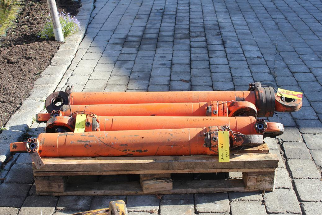Hydraulic cylinder for Construction machinery Atlas 1302 E: picture 6