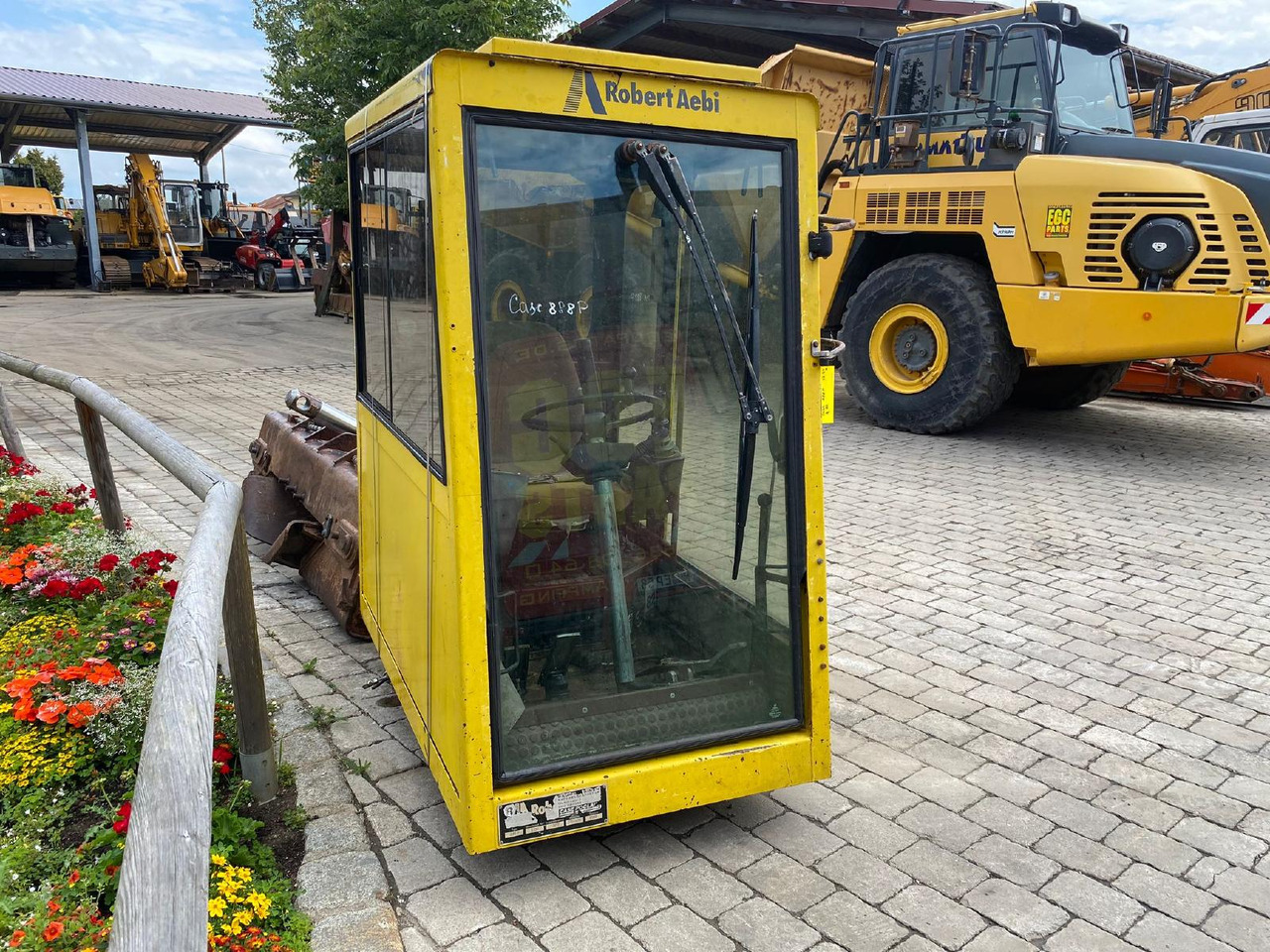 Case 888 P - Cab for Wheel excavator: picture 2 Case 888 P - Cab for Wheel excavator: picture 2