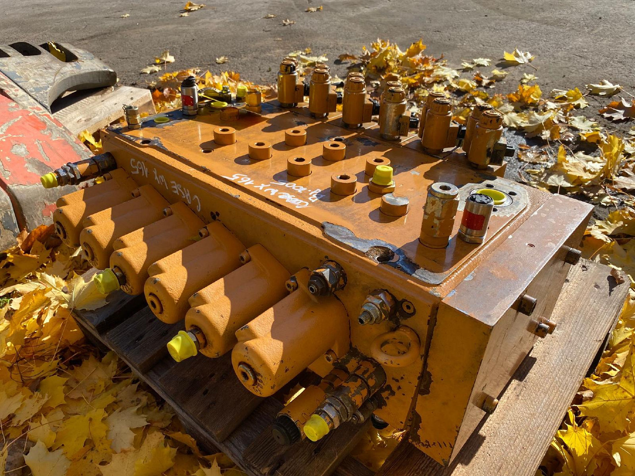 Case WX 165 - Hydraulic valve for Construction machinery: picture 1 Case WX 165 - Hydraulic valve for Construction machinery: picture 1