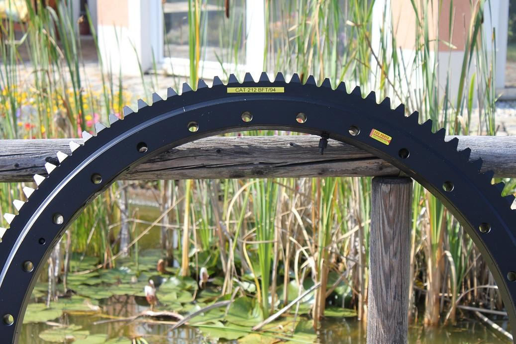 Caterpillar 212 BFT - Slewing ring for Construction machinery: picture 3 Caterpillar 212 BFT - Slewing ring for Construction machinery: picture 3