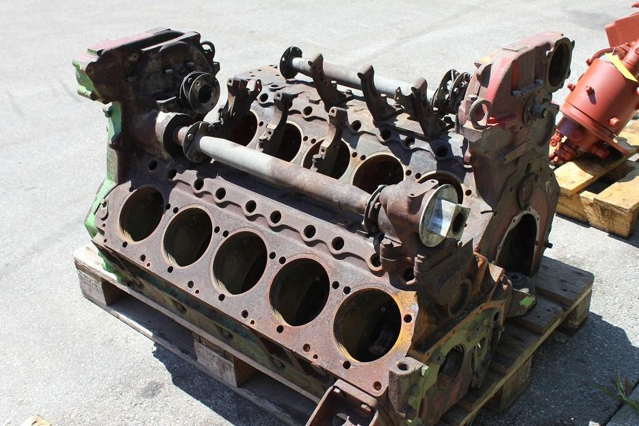 Deutz F10L413 - Cylinder block for Construction machinery: picture 2 Deutz F10L413 - Cylinder block for Construction machinery: picture 2