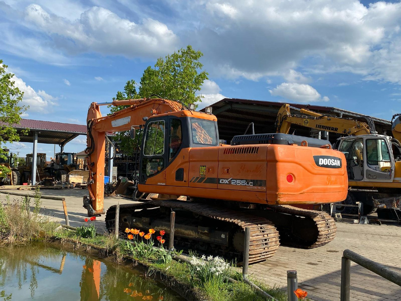 Crawler excavator Doosan DX 255 LC: picture 8