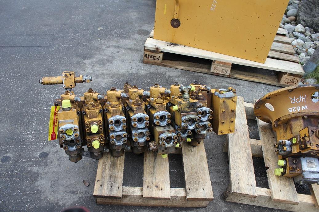 Furukawa W 625 - Hydraulic valve for Construction machinery: picture 3 Furukawa W 625 - Hydraulic valve for Construction machinery: picture 3