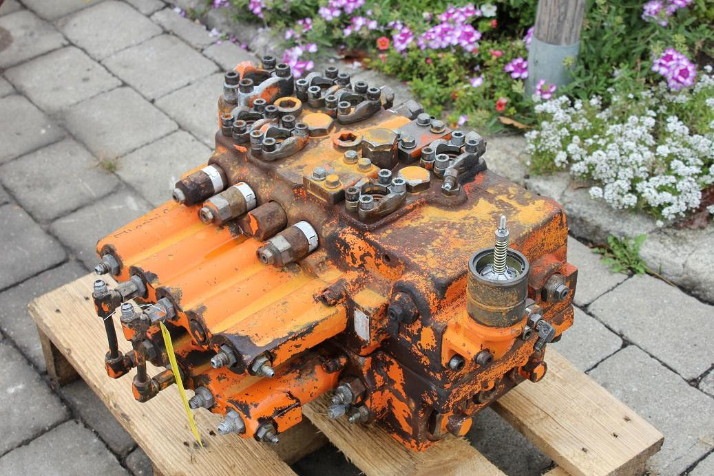 Hitachi FH200LC - Hydraulic valve for Construction machinery: picture 5 Hitachi FH200LC - Hydraulic valve for Construction machinery: picture 5