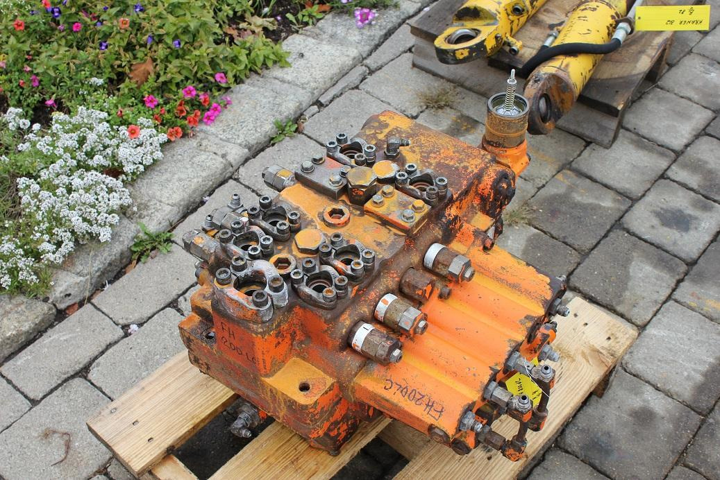Hitachi FH200LC - Hydraulic valve for Construction machinery: picture 2 Hitachi FH200LC - Hydraulic valve for Construction machinery: picture 2