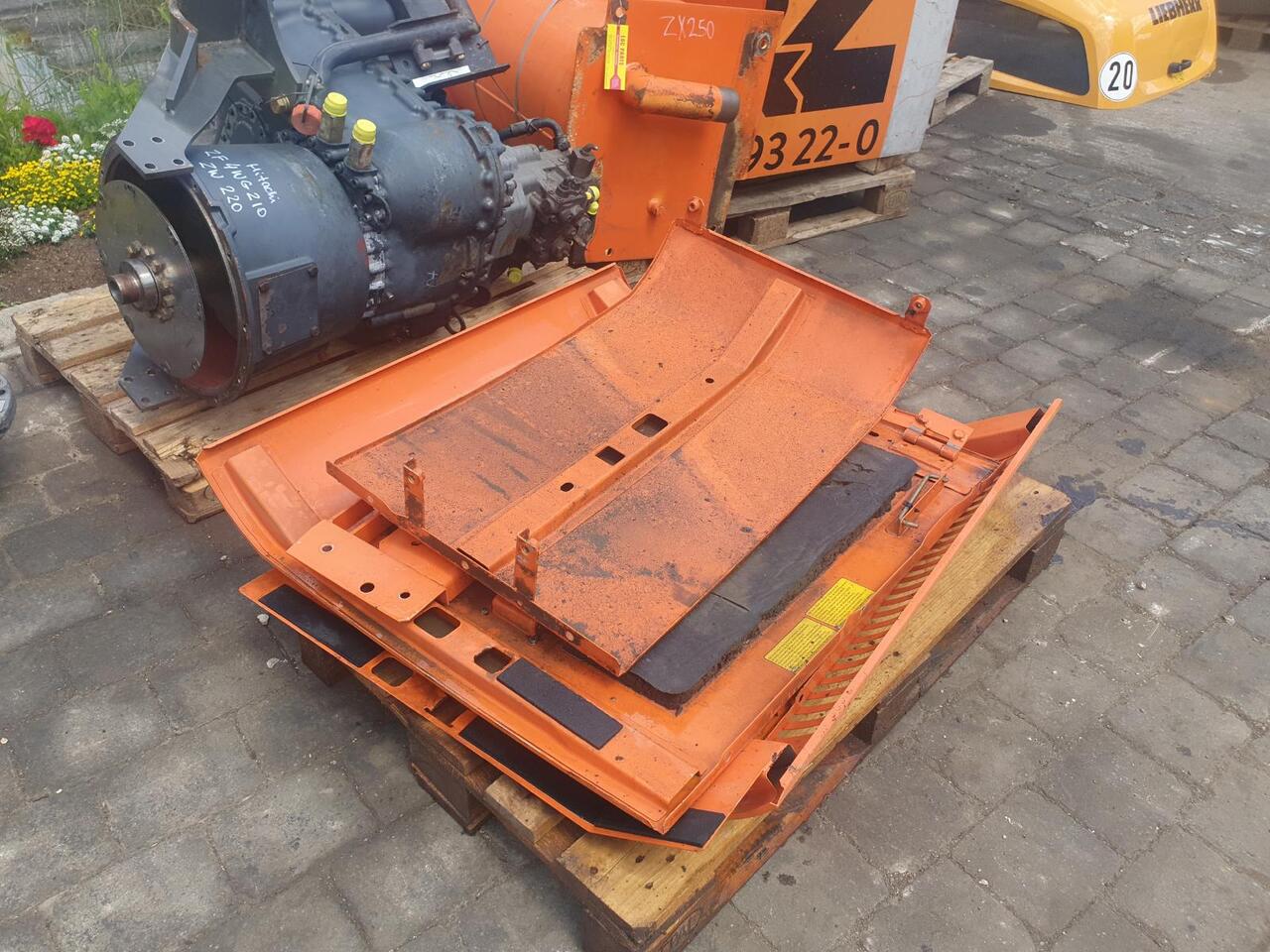 Hitachi ZX 250 - Body and exterior for Excavator: picture 3 Hitachi ZX 250 - Body and exterior for Excavator: picture 3