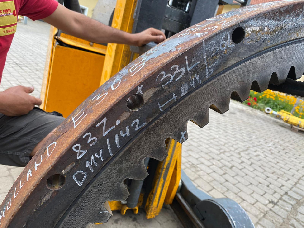 Holland E305 - Slewing ring for Construction machinery: picture 2 Holland E305 - Slewing ring for Construction machinery: picture 2