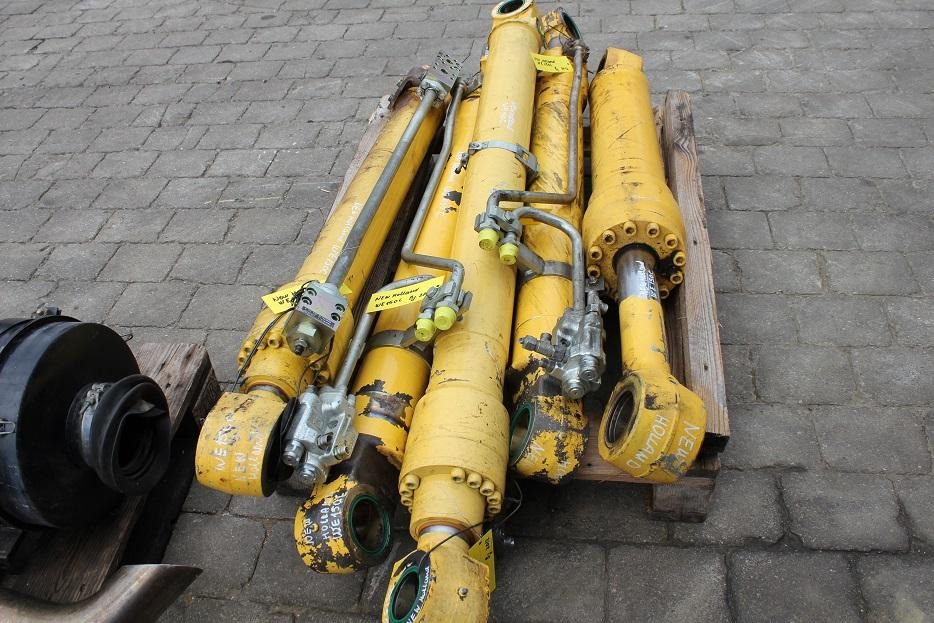 Holland WE 150C , O&K MH Plus - Hydraulic cylinder for Construction machinery: picture 2 Holland WE 150C , O&K MH Plus - Hydraulic cylinder for Construction machinery: picture 2