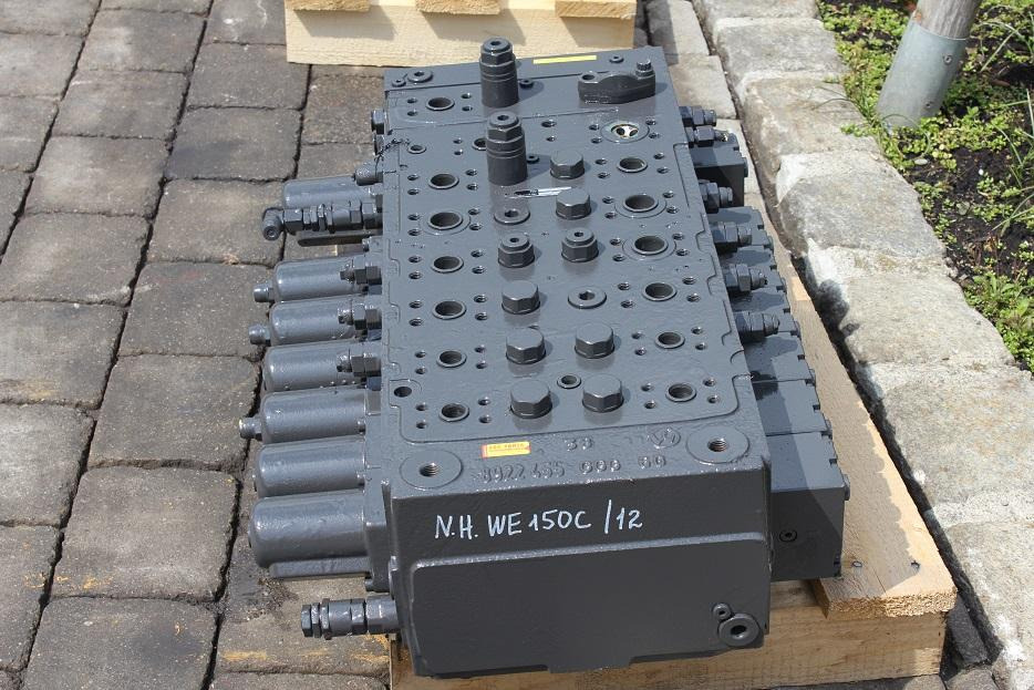 Holland WE150C - Hydraulic valve for Construction machinery: picture 3 Holland WE150C - Hydraulic valve for Construction machinery: picture 3