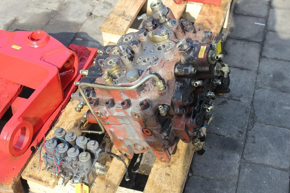 JCB 210 LC - Hydraulic valve for Construction machinery: picture 2 JCB 210 LC - Hydraulic valve for Construction machinery: picture 2