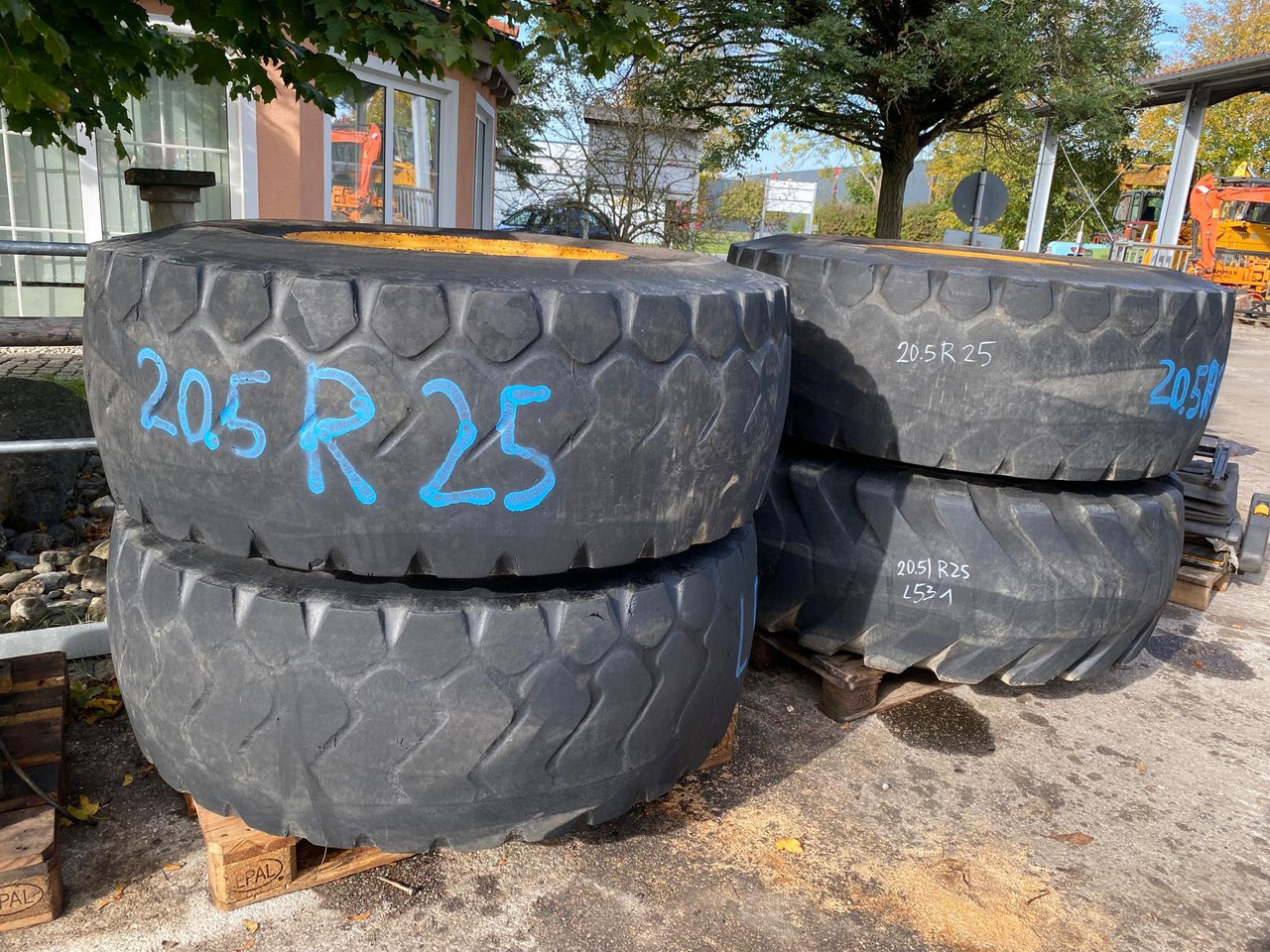Liebherr 20,5R 25 aus L531 - Wheel and tire package for Construction machinery: picture 4 Liebherr 20,5R 25 aus L531 - Wheel and tire package for Construction machinery: picture 4