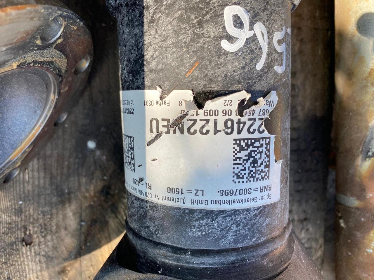 Liebherr L 566 - Propeller shaft for Construction machinery: picture 2 Liebherr L 566 - Propeller shaft for Construction machinery: picture 2